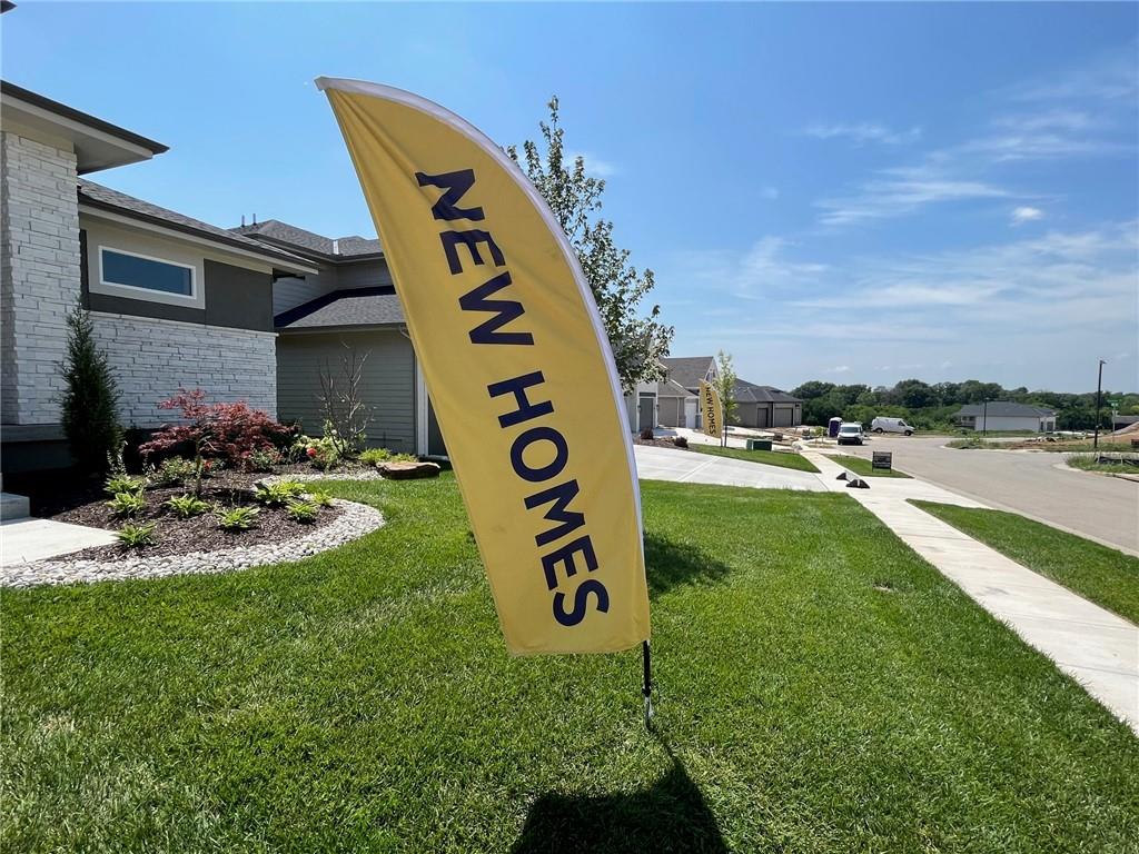 22051 W 100th Terrace Property Photo 48