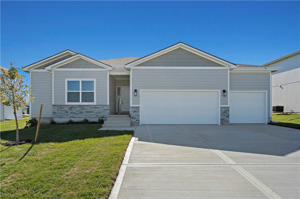 1805 Sw Hightown Drive Property Photo