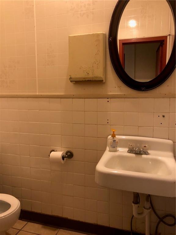 2001 W Main Street Property Photo 5