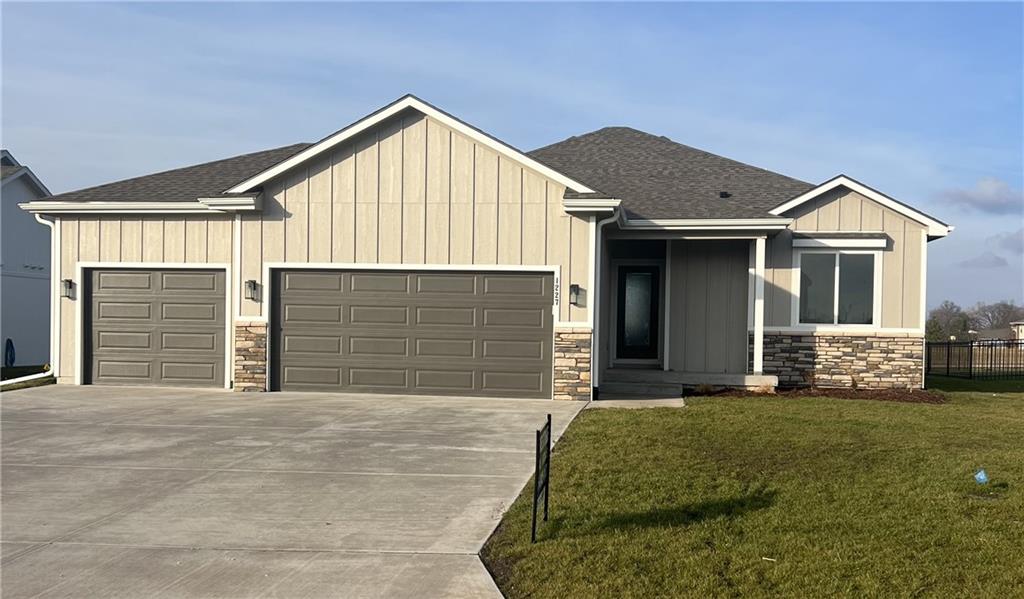 1227 Alexander Court Property Photo 2