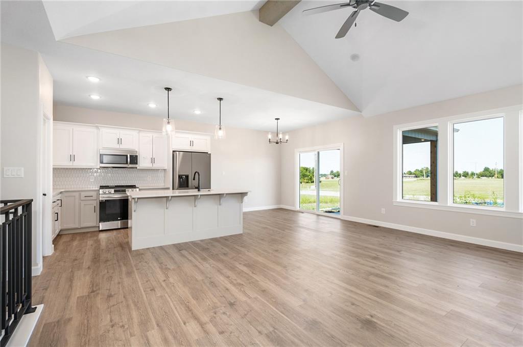 1227 Alexander Court Property Photo 4