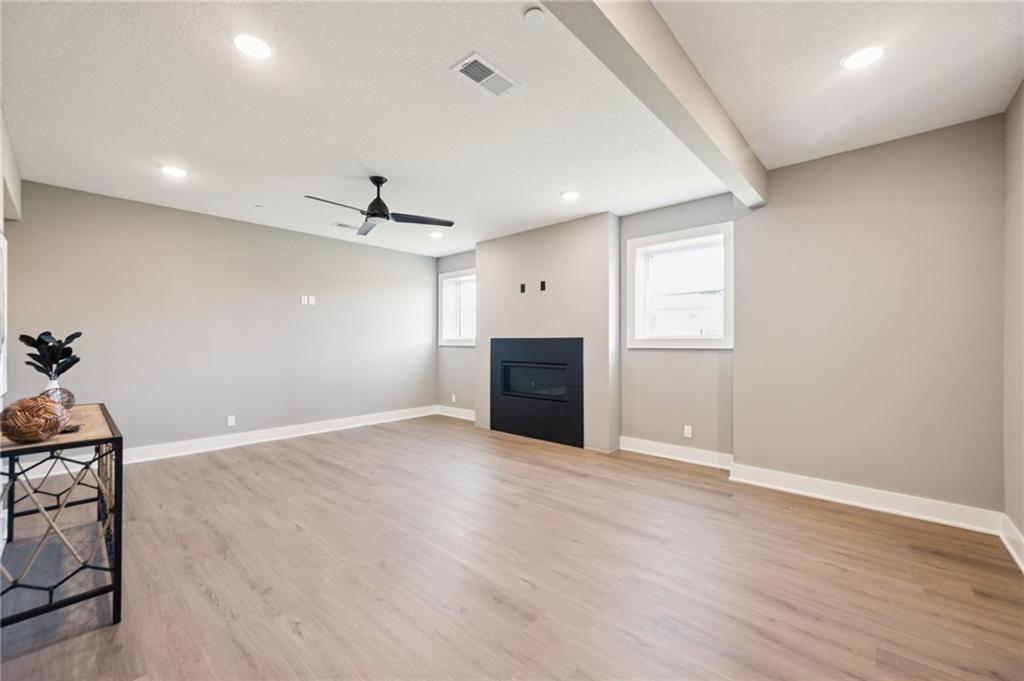 13709 Pembroke Lane Property Photo 27