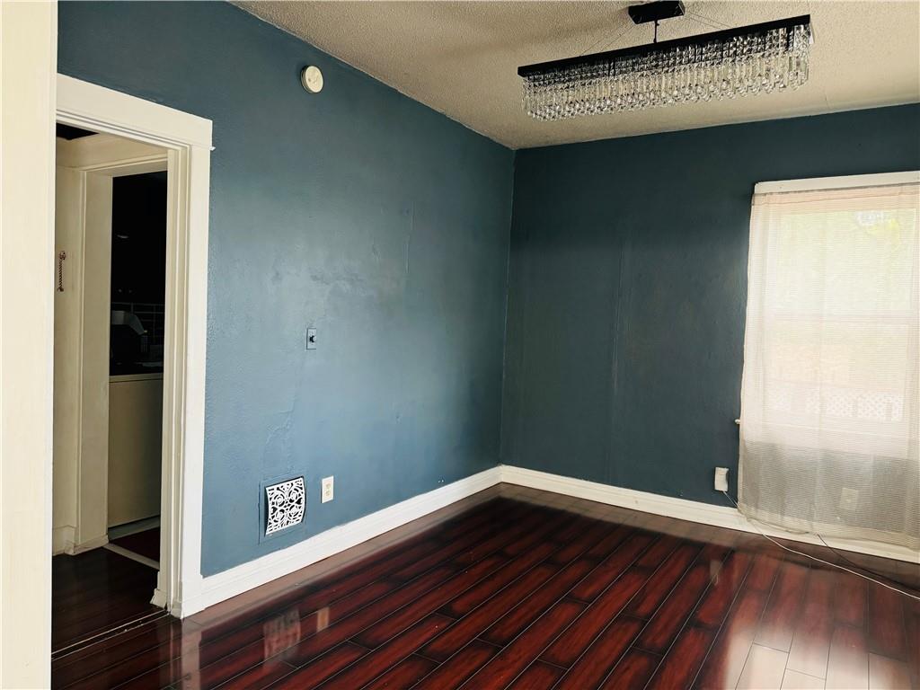 401 N Hardesty Avenue Property Photo 3