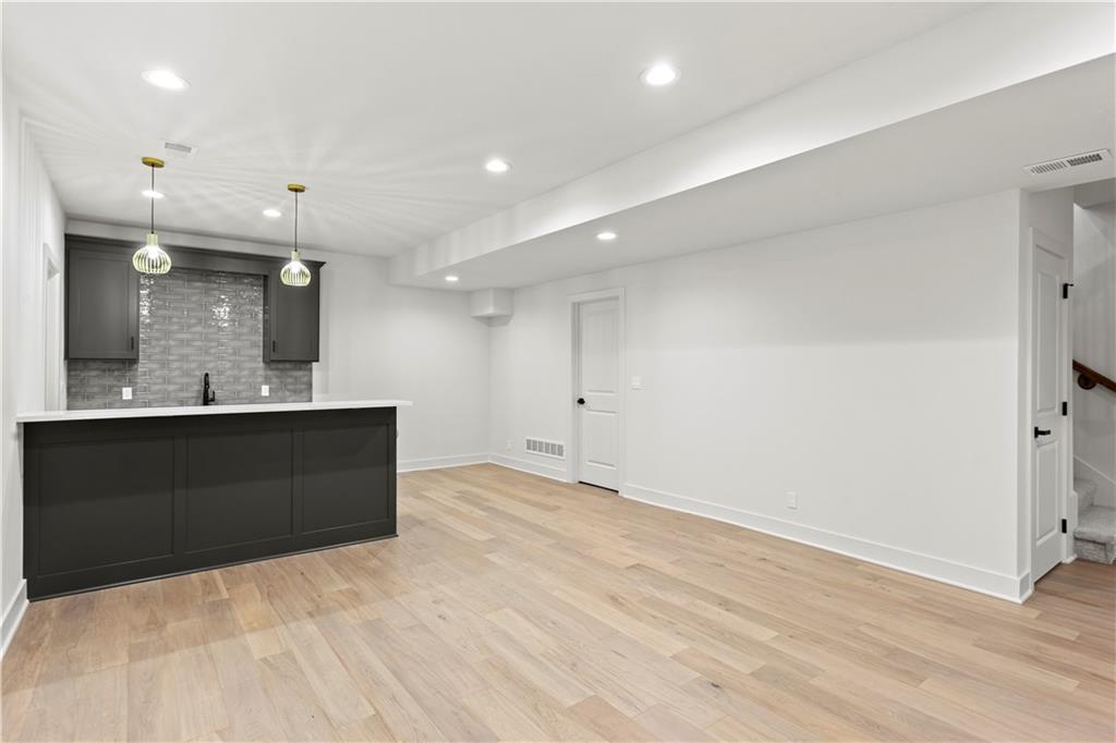 932 E 121st Place Property Photo 25