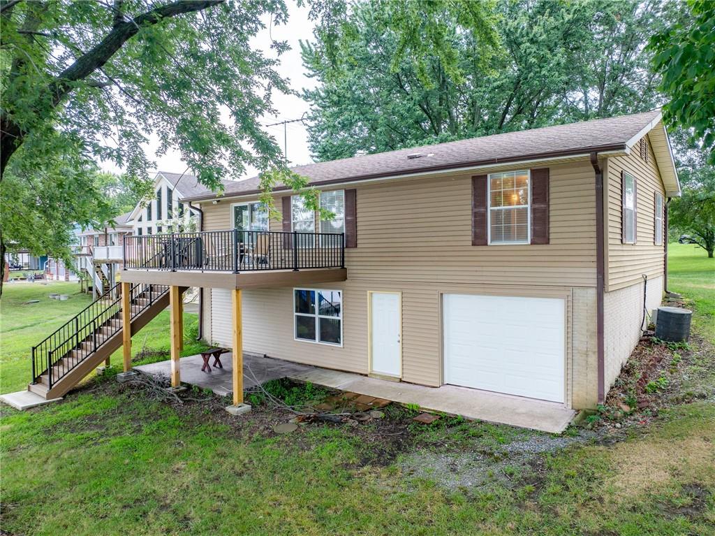 1004 Lake Viking Terrace Property Photo 4