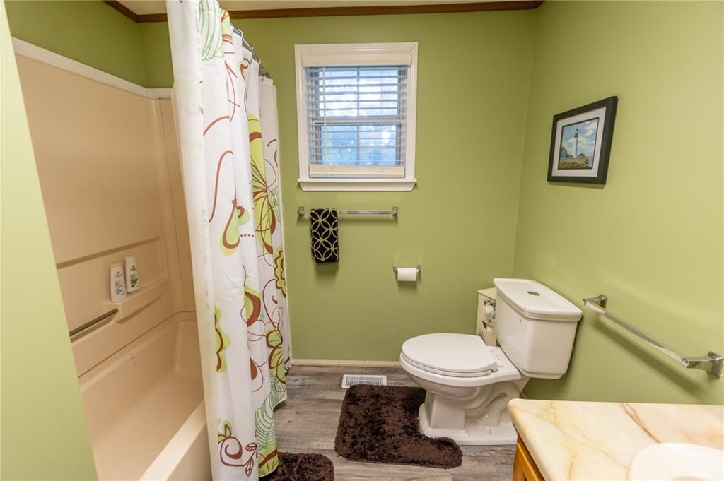 1004 Lake Viking Terrace Property Photo 27