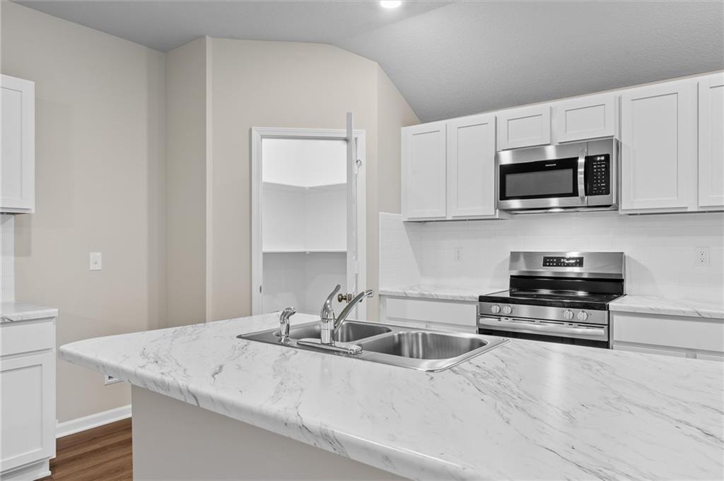 20236 W 194th Street Property Photo 14
