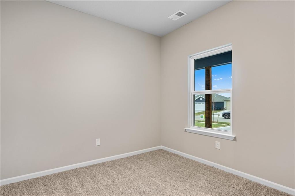 20236 W 194th Street Property Photo 32