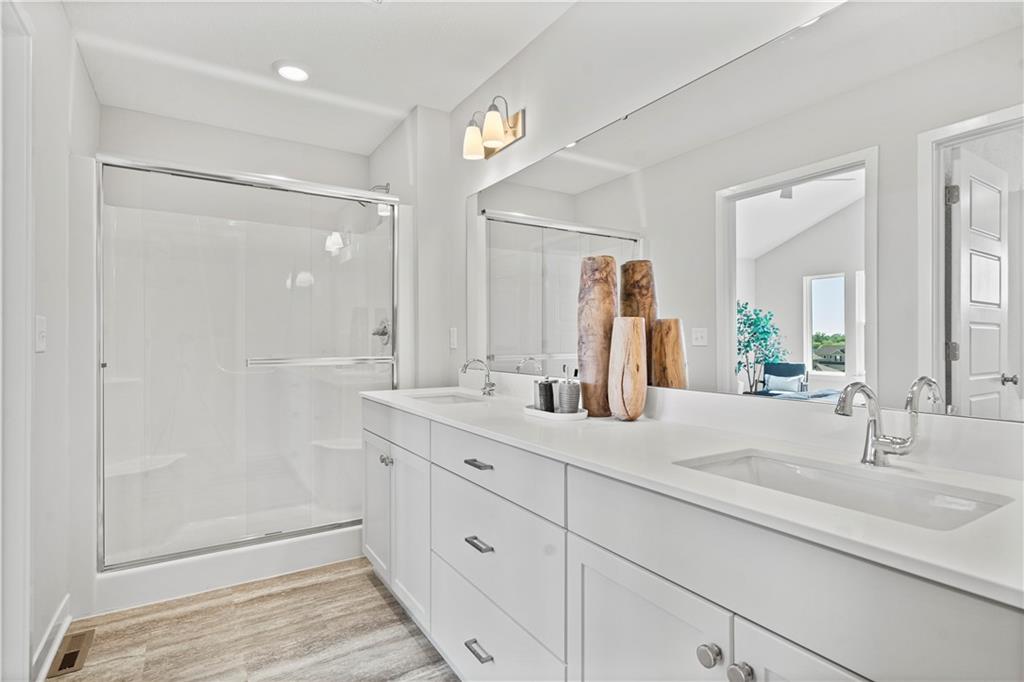 408 Woodview Drive Property Photo 17