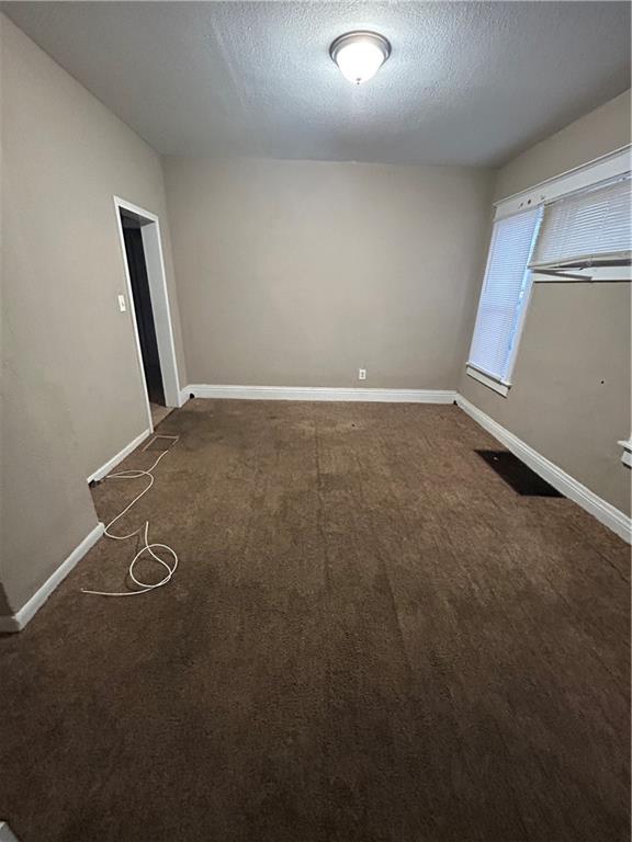 3012 E 27th Street Property Photo 4