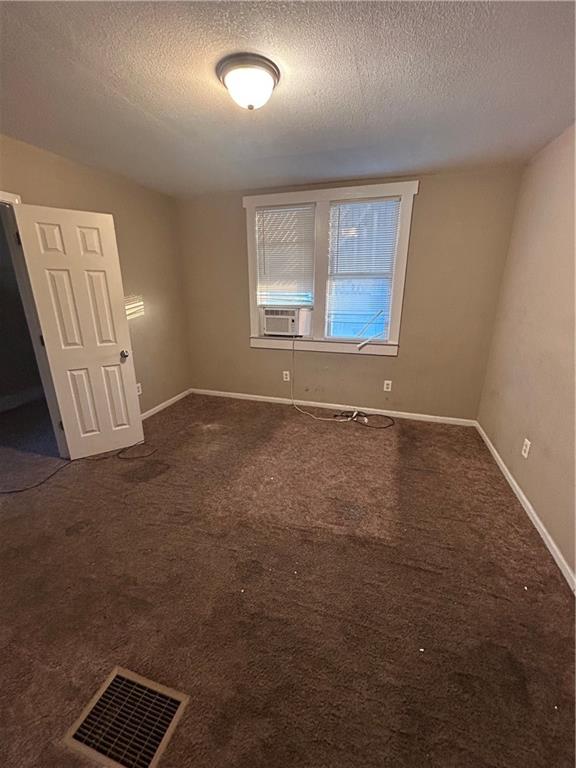 3012 E 27th Street Property Photo 8