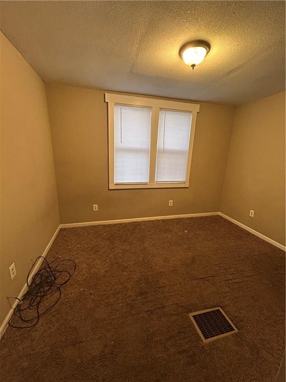 3012 E 27th Street Property Photo 9