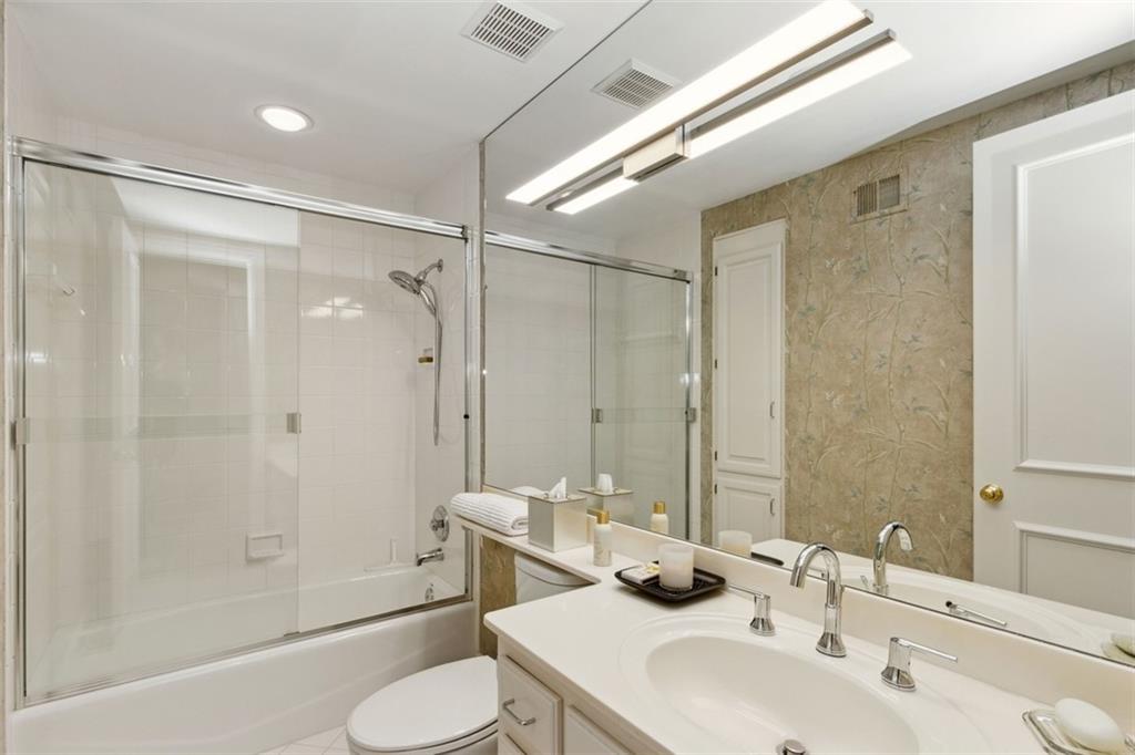 433 Ward Parkway Property Photo 20