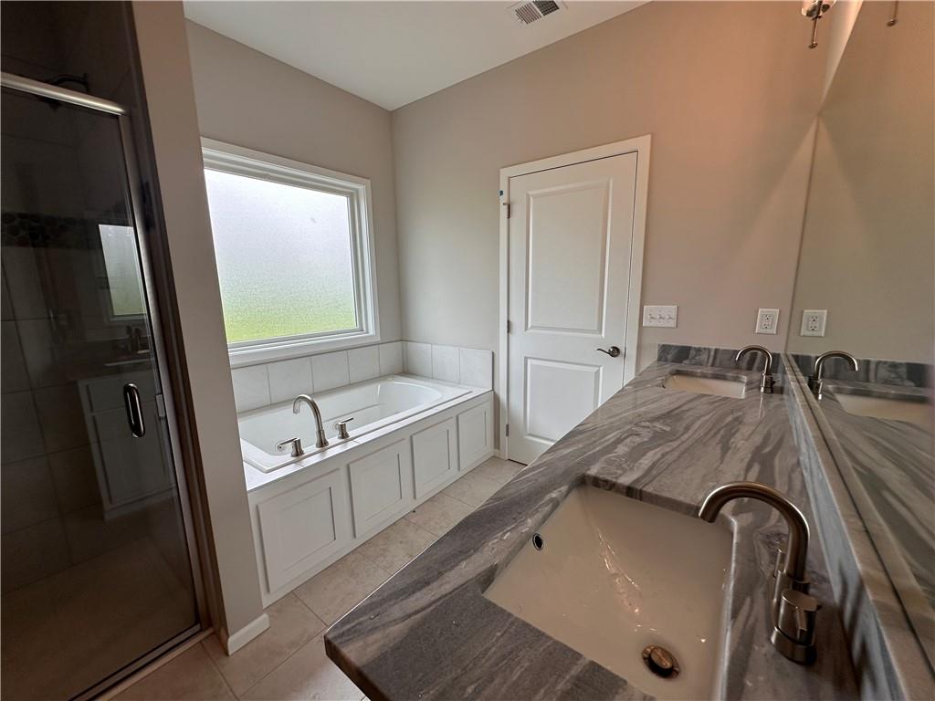 2131 Greenfield Point Property Photo 9