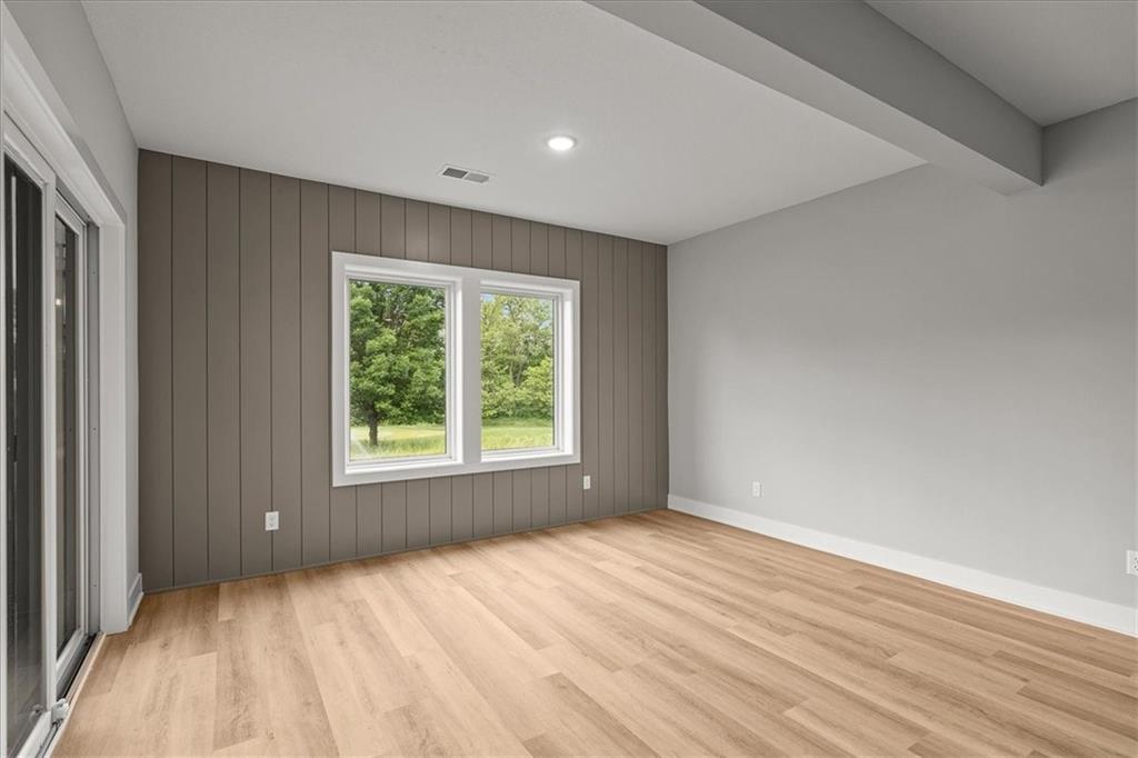 8732 N Lewis Avenue Property Photo 28