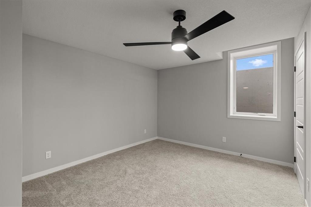 8732 N Lewis Avenue Property Photo 31