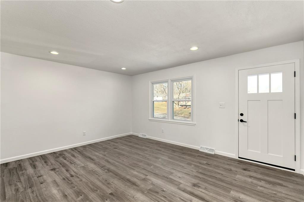 112 Sw Gladstone Drive Property Photo 14