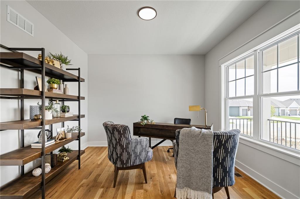 25010 W 142nd Street Property Photo 6