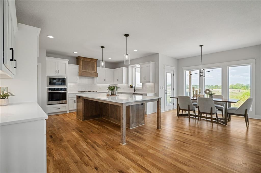 25010 W 142nd Street Property Photo 14