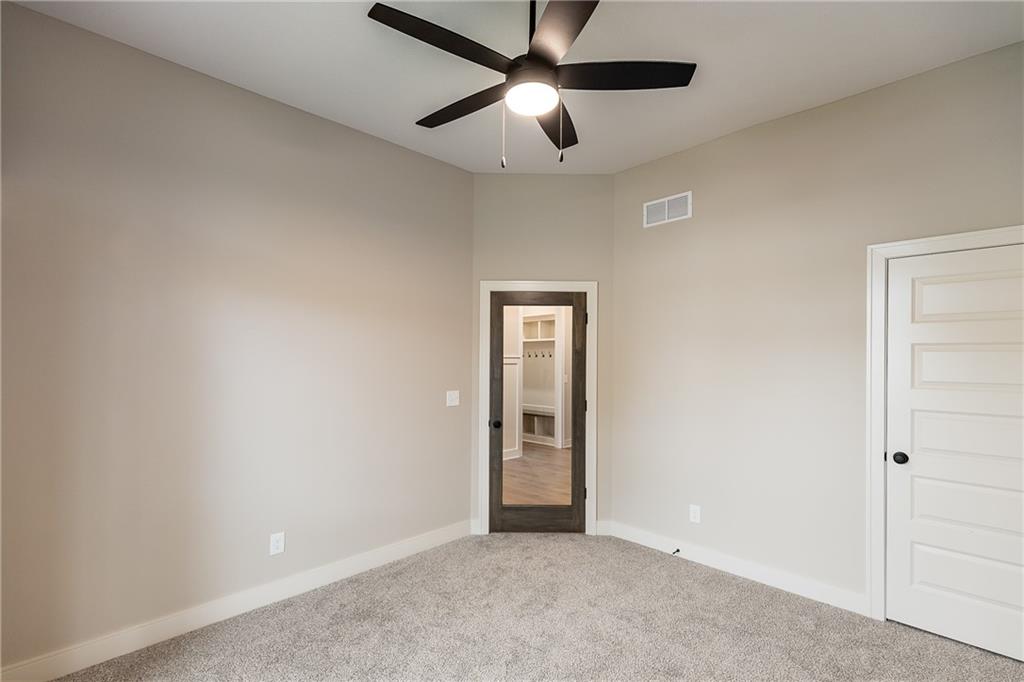 18452 Pawnee Lane Property Photo 6