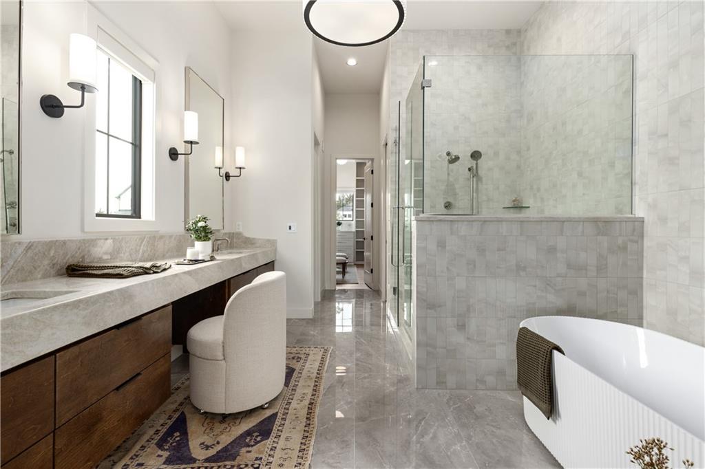 21396 W 93rd Court Property Photo 28