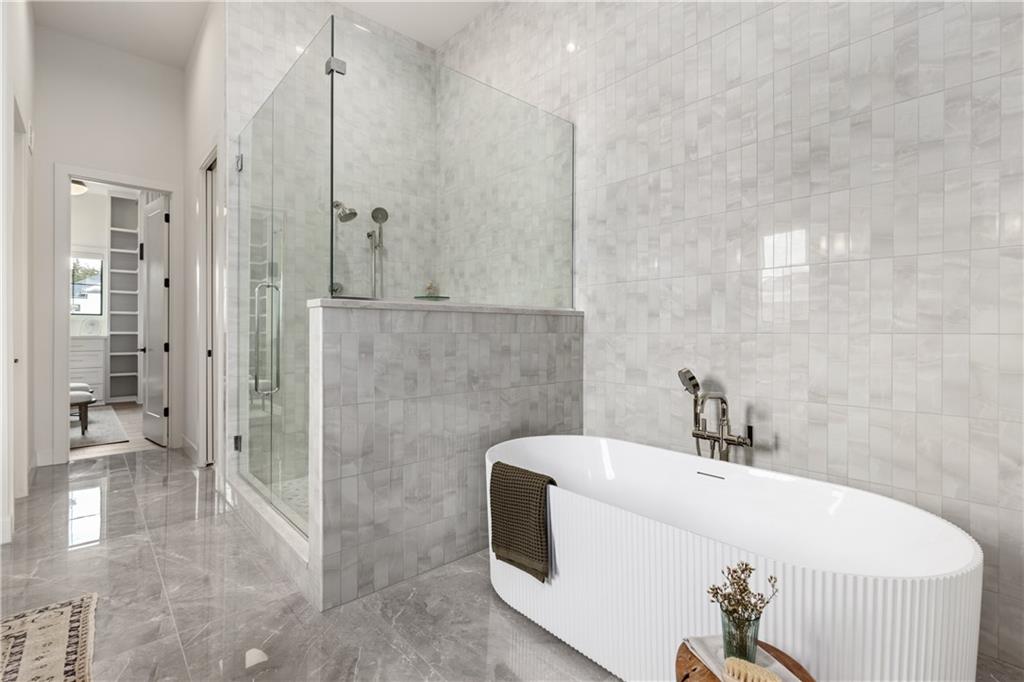 21396 W 93rd Court Property Photo 29