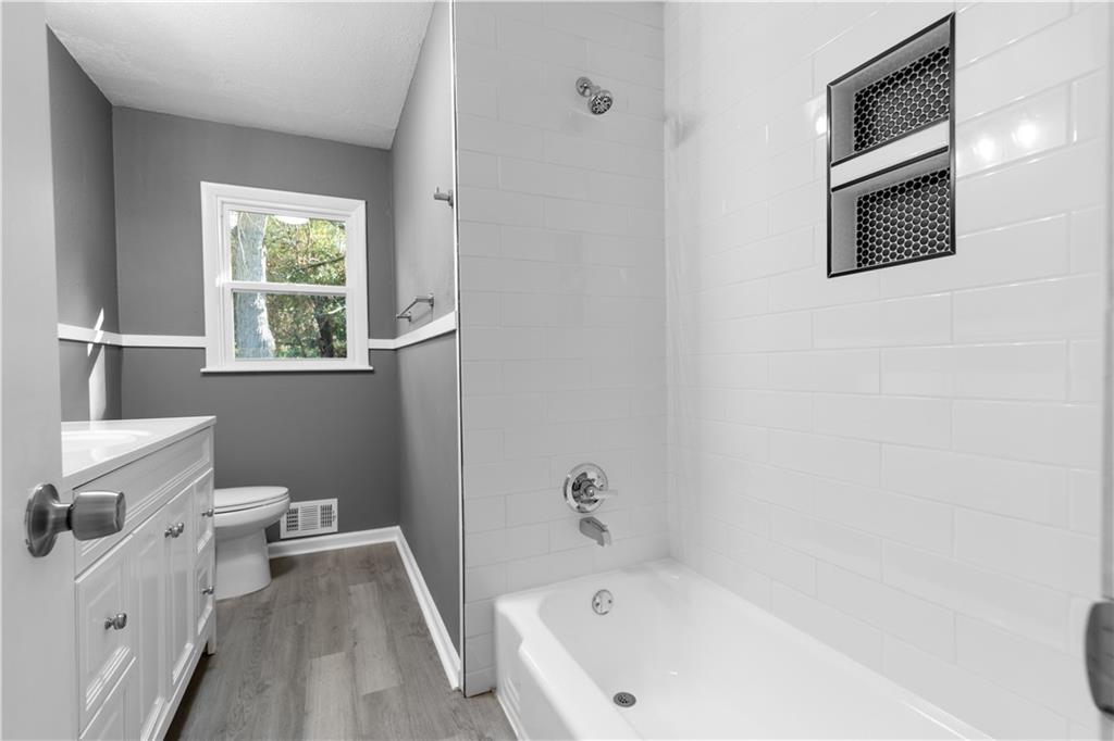 8009 E 100th Street Property Photo 10