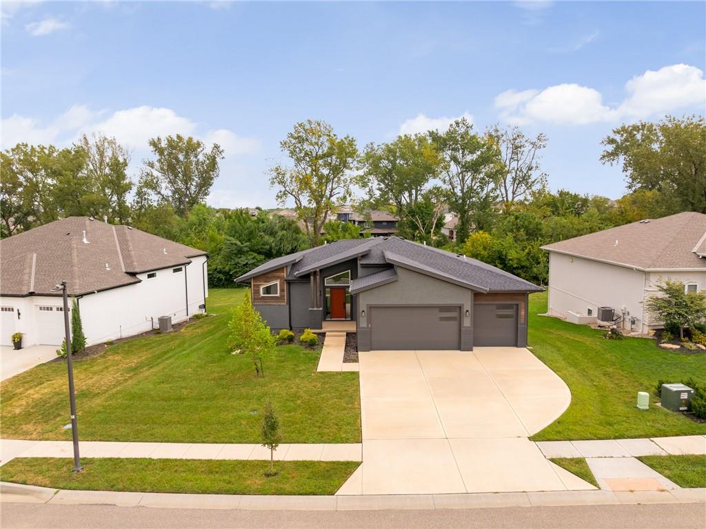 8973 Shady Bend Road Property Photo 3