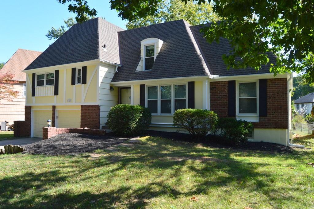 1127 Queens Place Street Property Photo 1