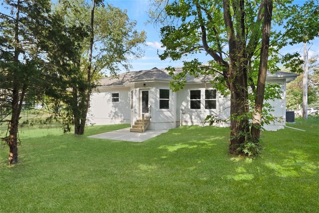 418 N Taylor Street Property Photo 4