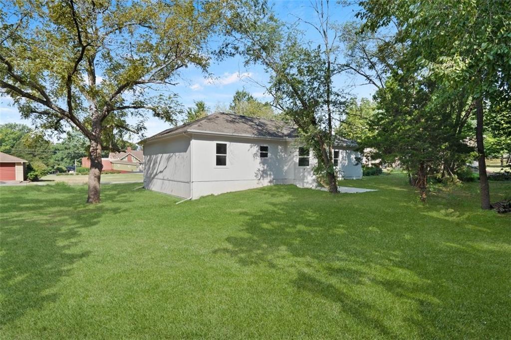 418 N Taylor Street Property Photo 6