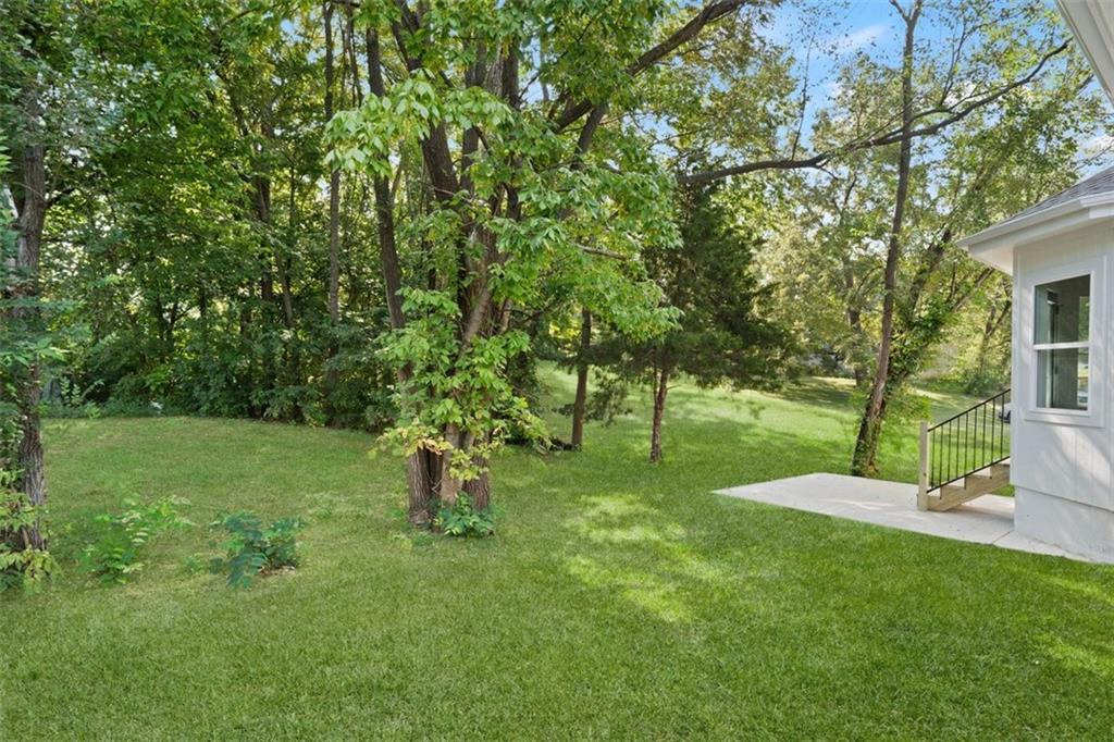 418 N Taylor Street Property Photo 7