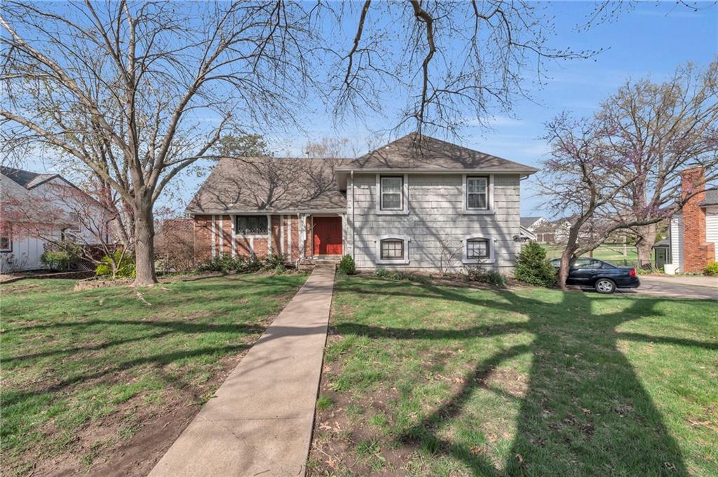 9318 Roe Avenue Property Photo