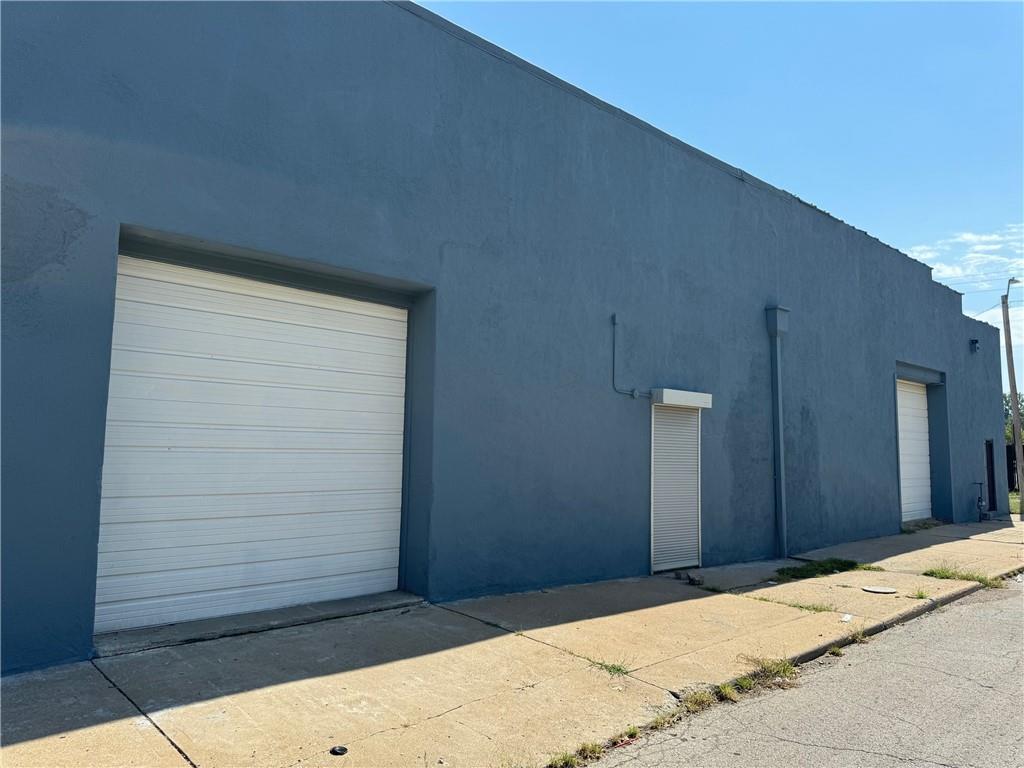 2125 Indiana Avenue Property Photo 4