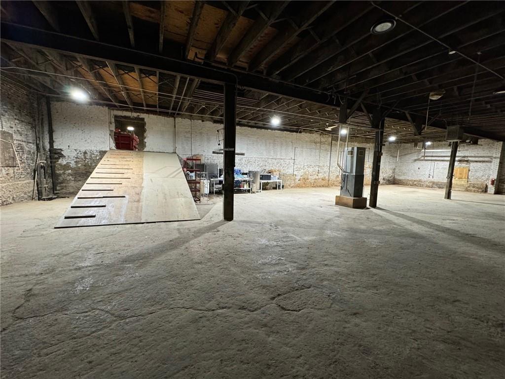 2125 Indiana Avenue Property Photo 8