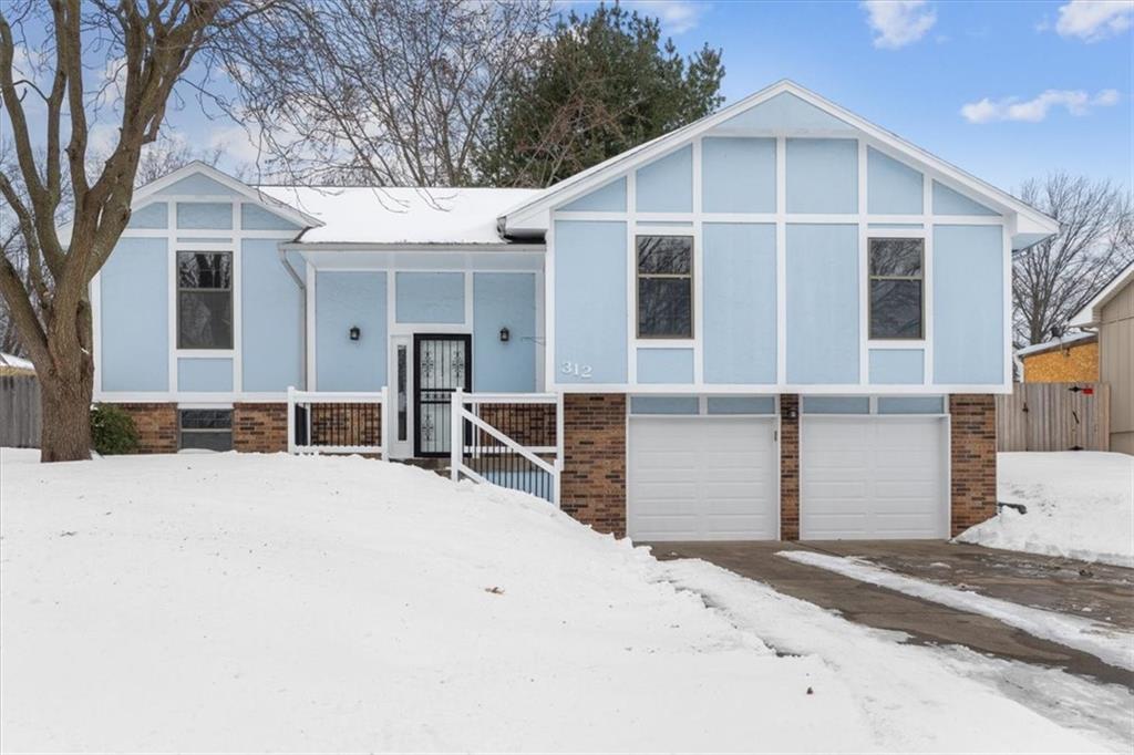312 Se Bristol Drive Property Photo