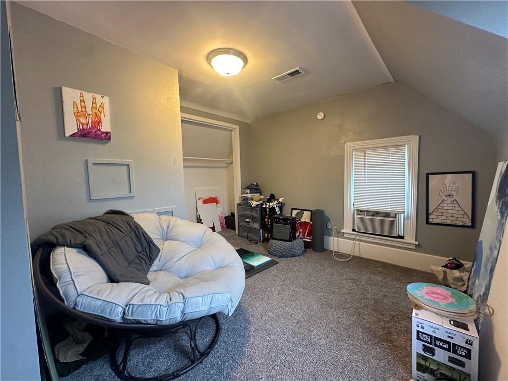 409 E 3rd Street Property Photo 8