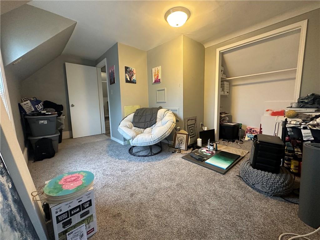 409 E 3rd Street Property Photo 9