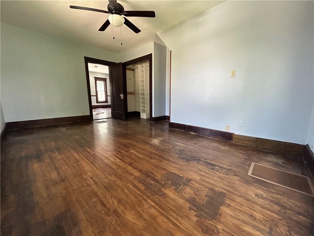 409 E 3rd Street Property Photo 15