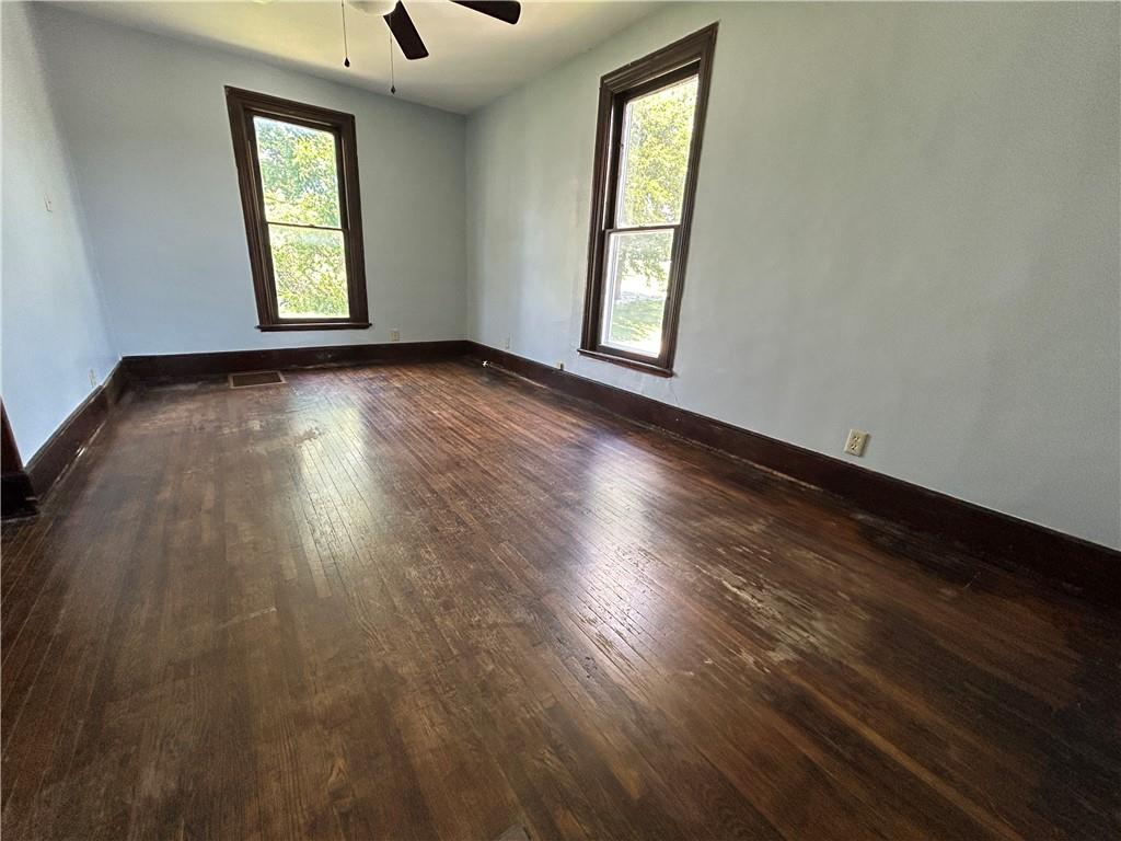 409 E 3rd Street Property Photo 16