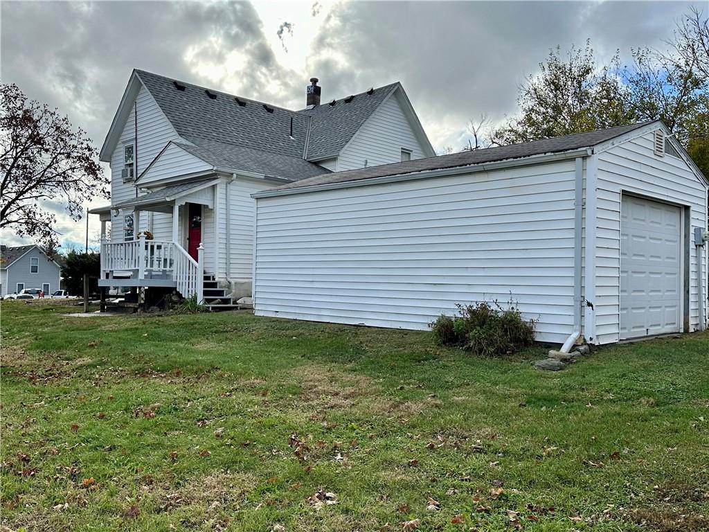 409 E 3rd Street Property Photo 18