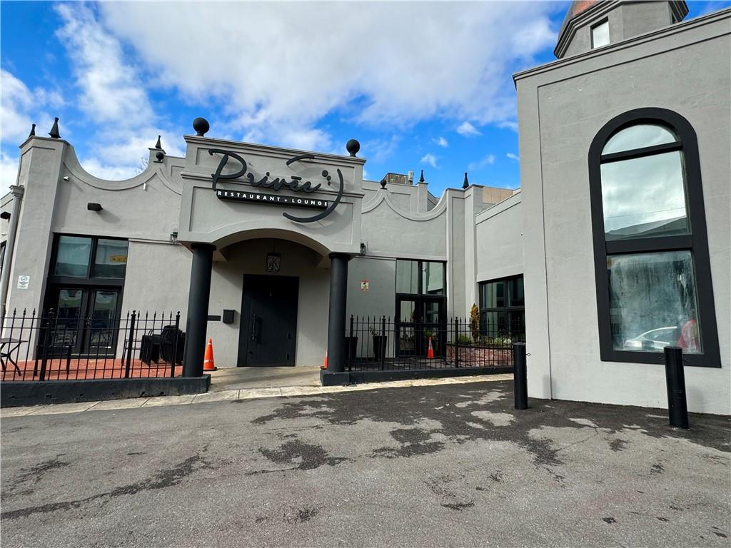 700 Southwest Boulevard Property Photo