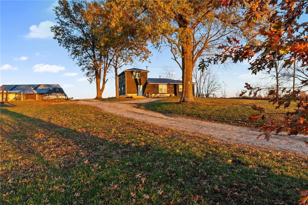 16865 C Highway Property Photo