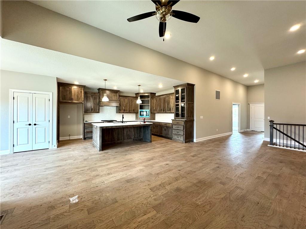 10101 N Oakland Avenue Property Photo 4