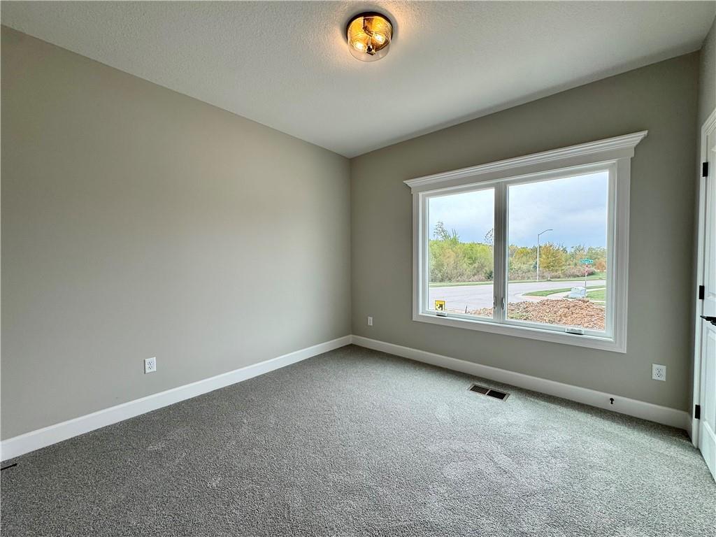 10101 N Oakland Avenue Property Photo 21