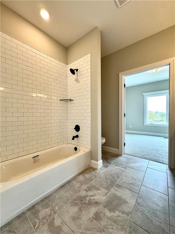 10101 N Oakland Avenue Property Photo 25