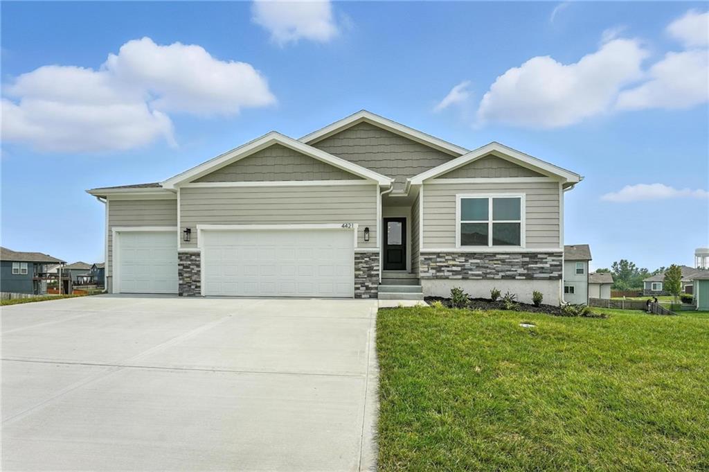 4421 SW Grindstone Circle