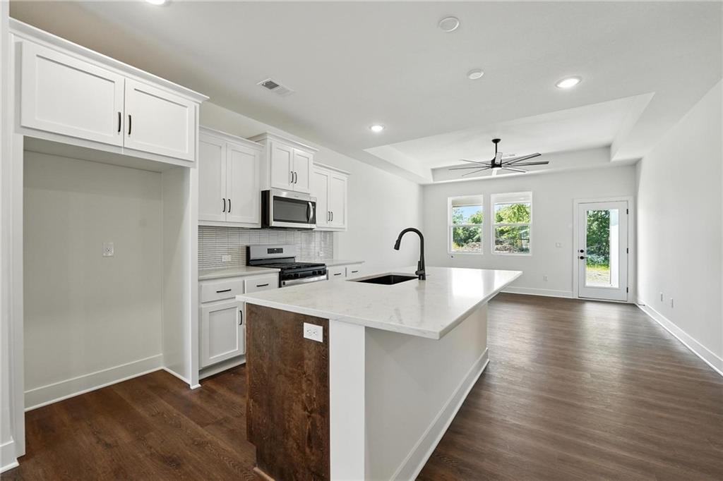 1665 N Grayhawk Drive Property Photo 1