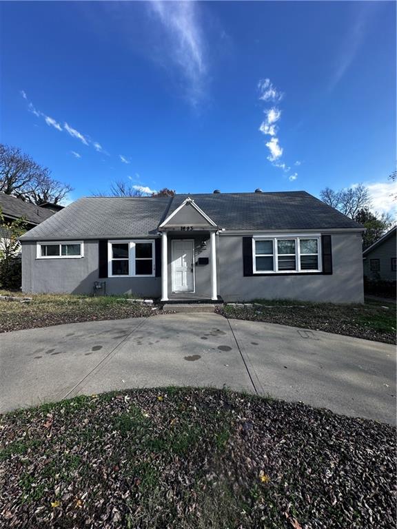 1823 S Overton Avenue Property Photo