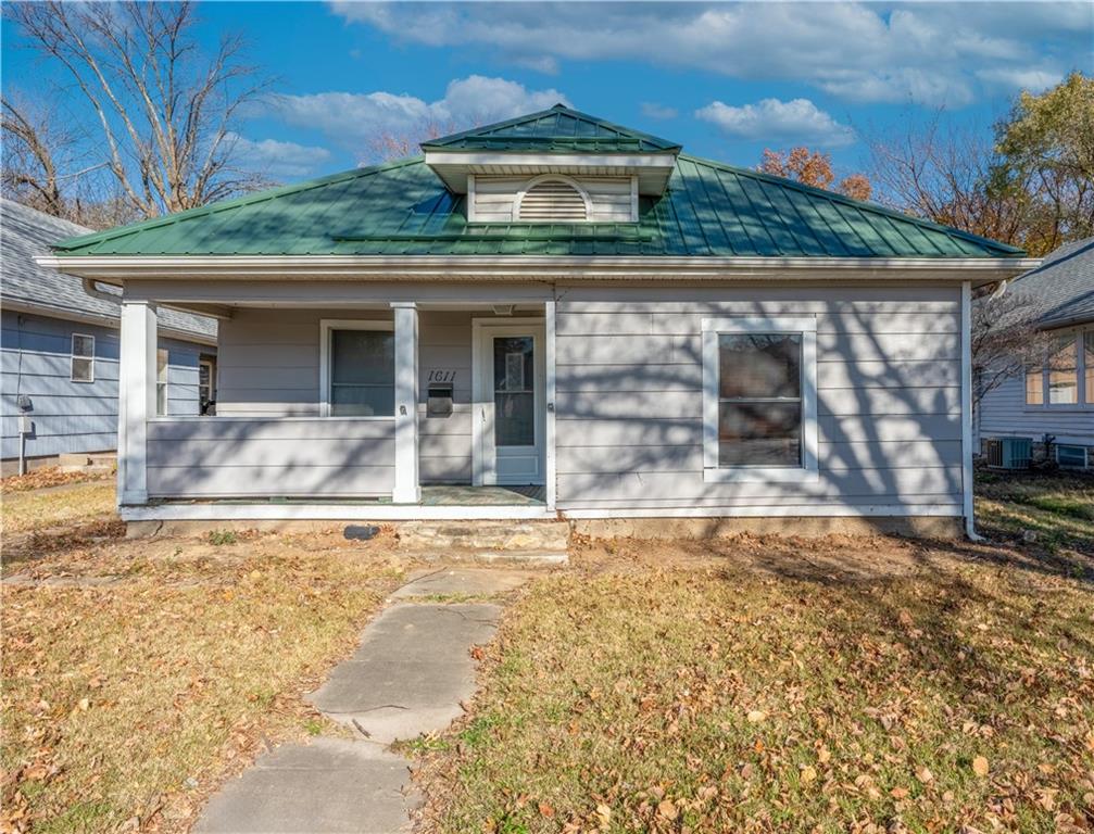 1611 W Broadway Avenue Property Photo